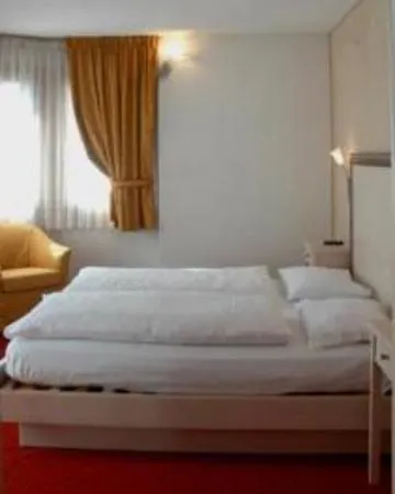 Piccolo Tibet Hotel